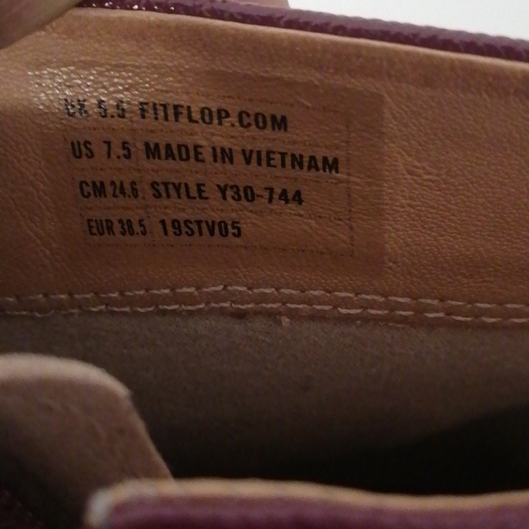 FitFlop Kinbey Microstud Patent Ankle Boots - Picture 9 of 11